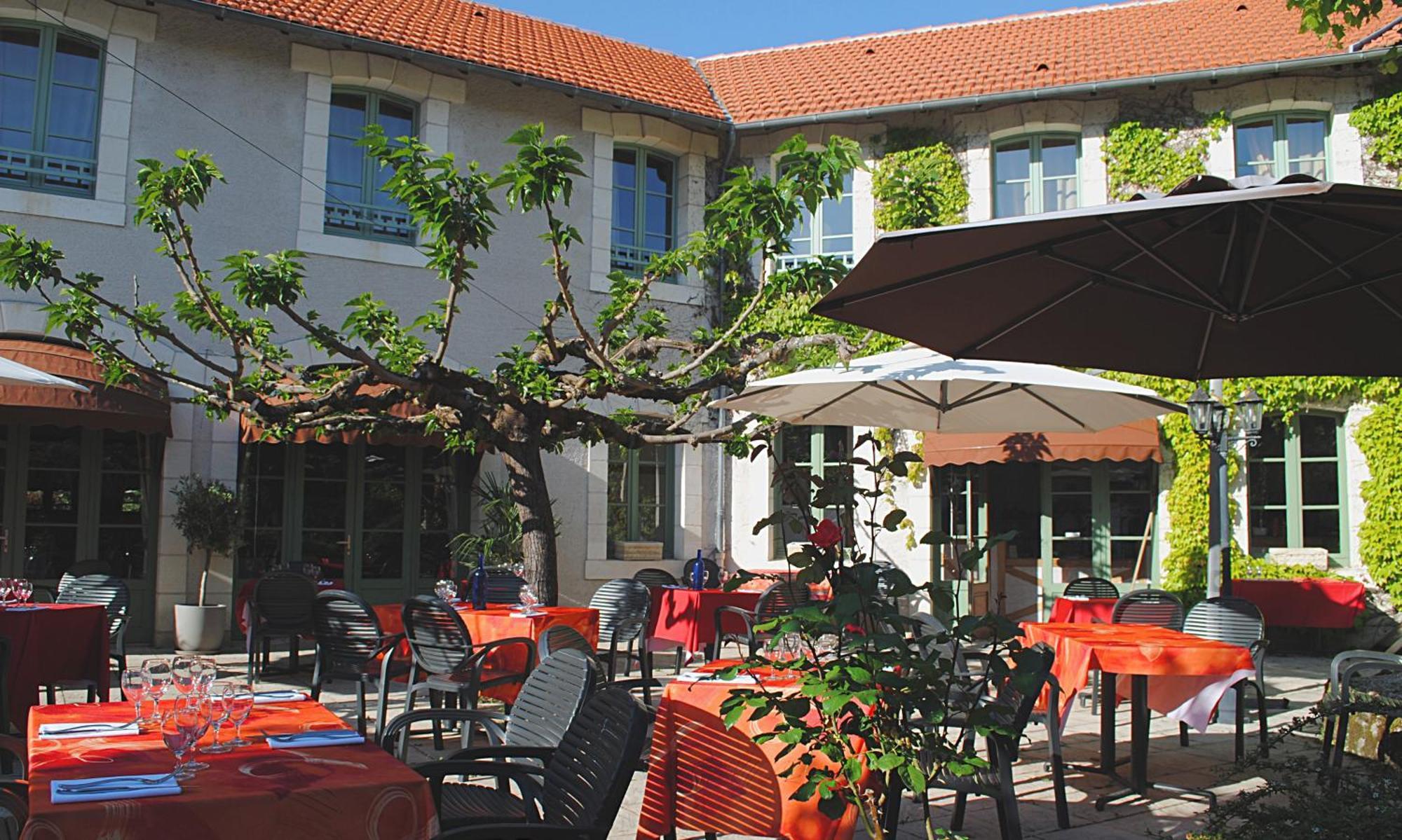 Logis Hostellerie Du Perigord Vert Brantôme Exterior foto